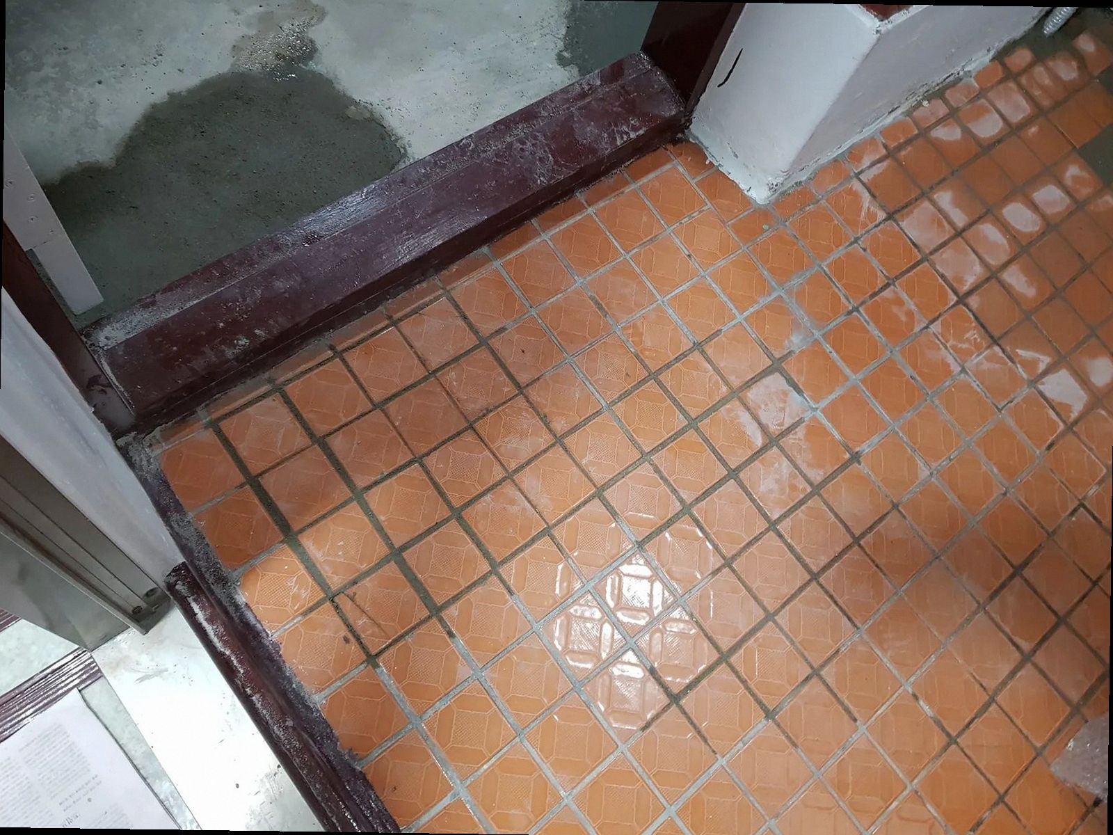 세종시 누수탐지 누수 원인을 추정할 때 안전한 자가 확인법을 적용합니다 관련 현장 사진